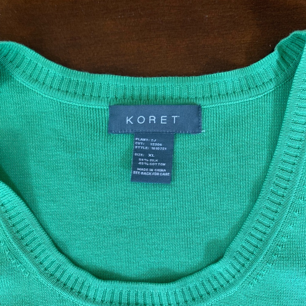 Koret Women's Vibrant Green Crew Neck Sweater